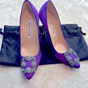 Authentic Manolo Blahnik Hangisi Pumps